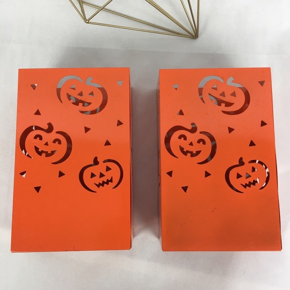 2PC Metal Jack O'Lantern Luminary Set - Picture 4 of 4